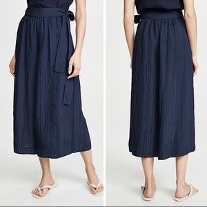 Vince Wide Leg Side Tie Culottes in Hematite 
Wide leg pant size 6